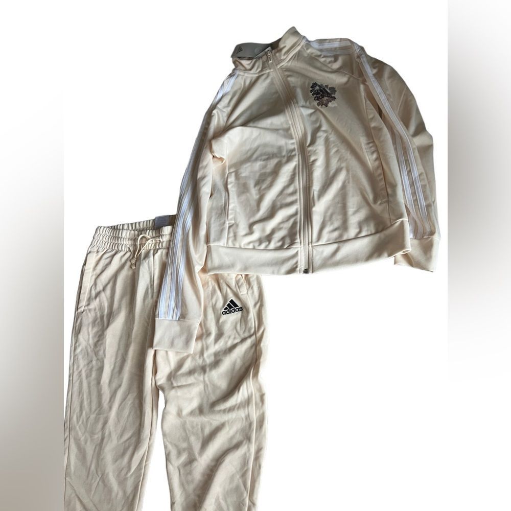 Adidas Set. New with tags. Never worn. Women’s Small